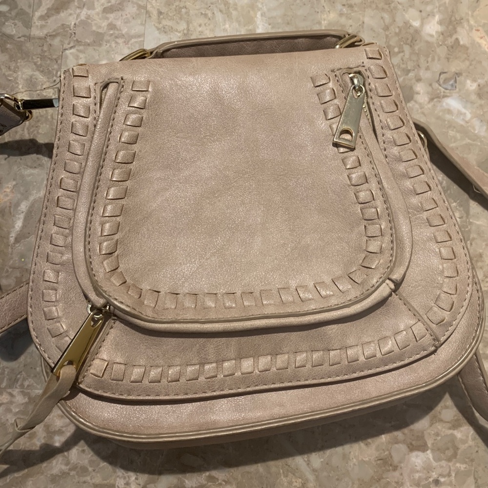 Urban Expression Crossbody